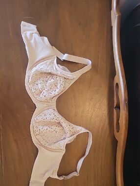 Chantelle Lace Underwire Bra - Cream